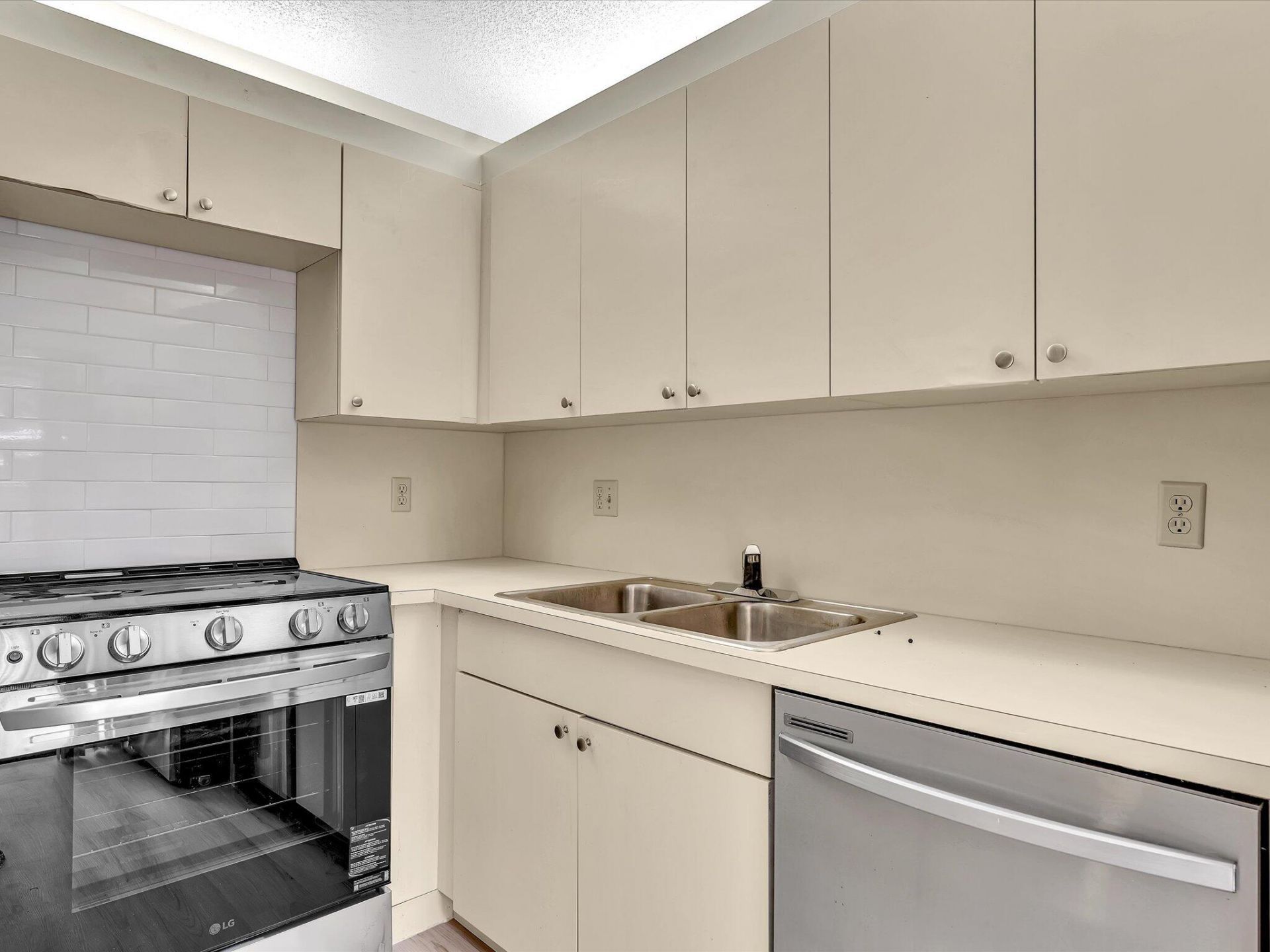 713 NW 99th Circle, Plantation, FL 33324 Photo
