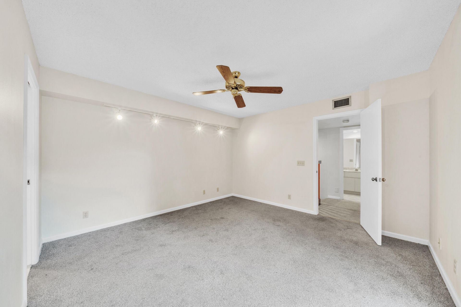 713 NW 99th Circle, Plantation, FL 33324 Photo