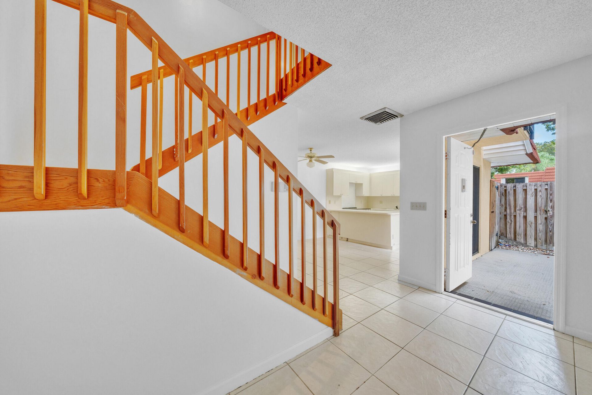 713 NW 99th Circle, Plantation, FL 33324 Photo