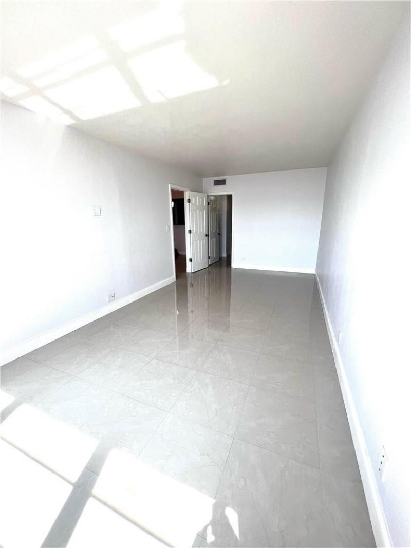 600 Three Islands Boulevard, Unit 1108, Hallandale Beach, FL 33009 Photo