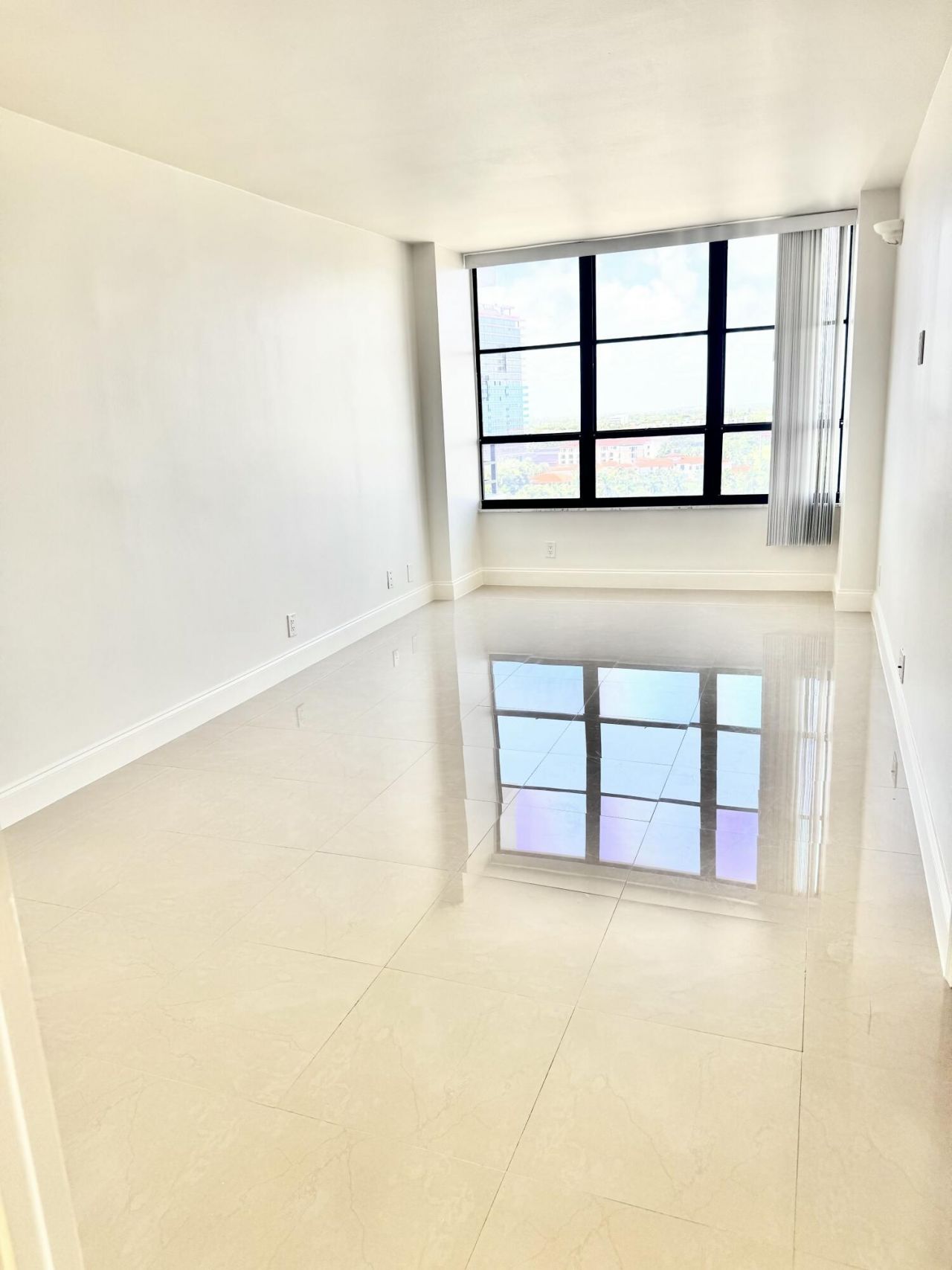 600 Three Islands Boulevard, Unit 1108, Hallandale Beach, FL 33009 Photo