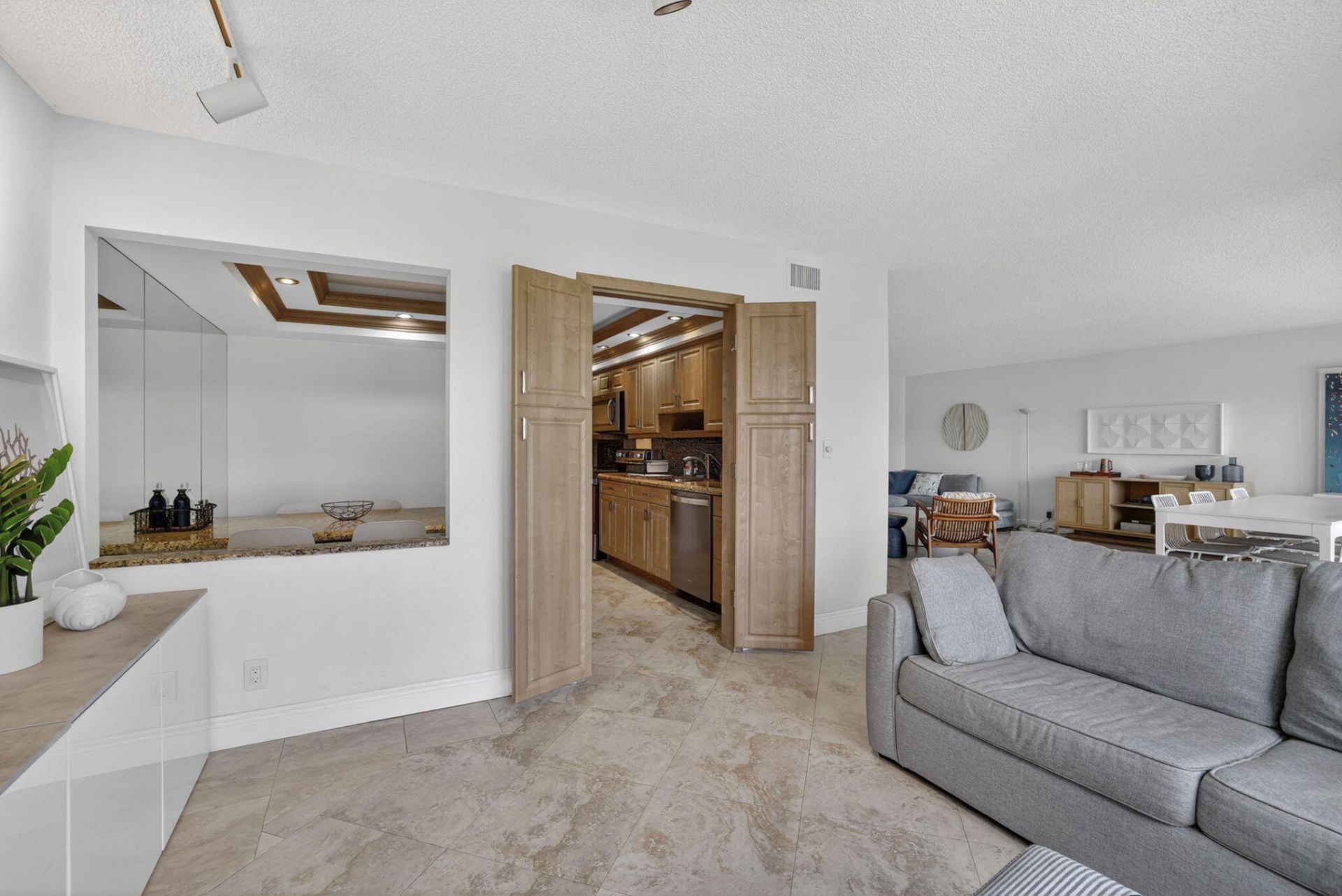 4900 N Ocean Boulevard, Unit 512, Lauderdale by the Sea, FL 33308 Photo