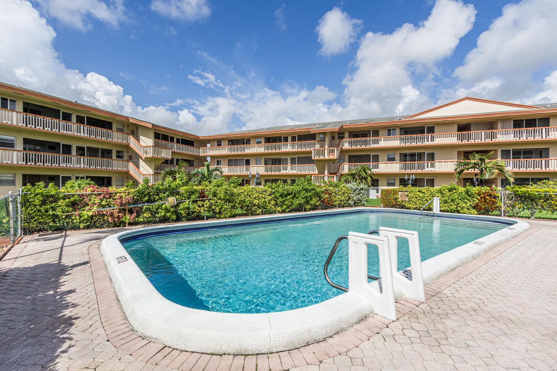 5300 Washington Street, Unit E208, Hollywood, FL 33021 Photo
