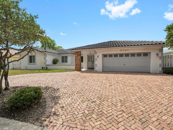 5791 Hawkes Bluff Avenue, Davie, FL 33331