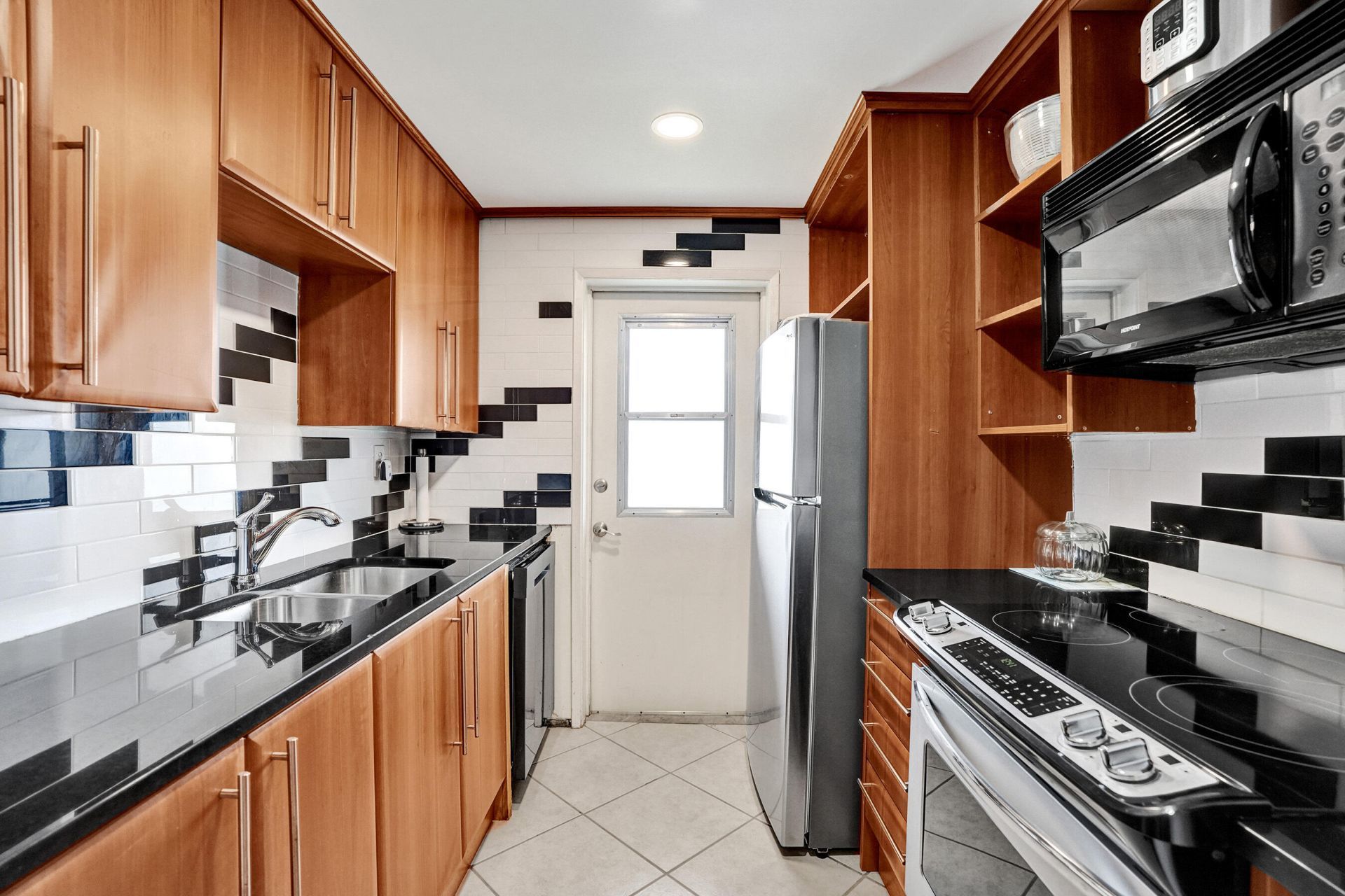 930 SE 9th Avenue, Unit 11, Pompano Beach, FL 33060 Photo