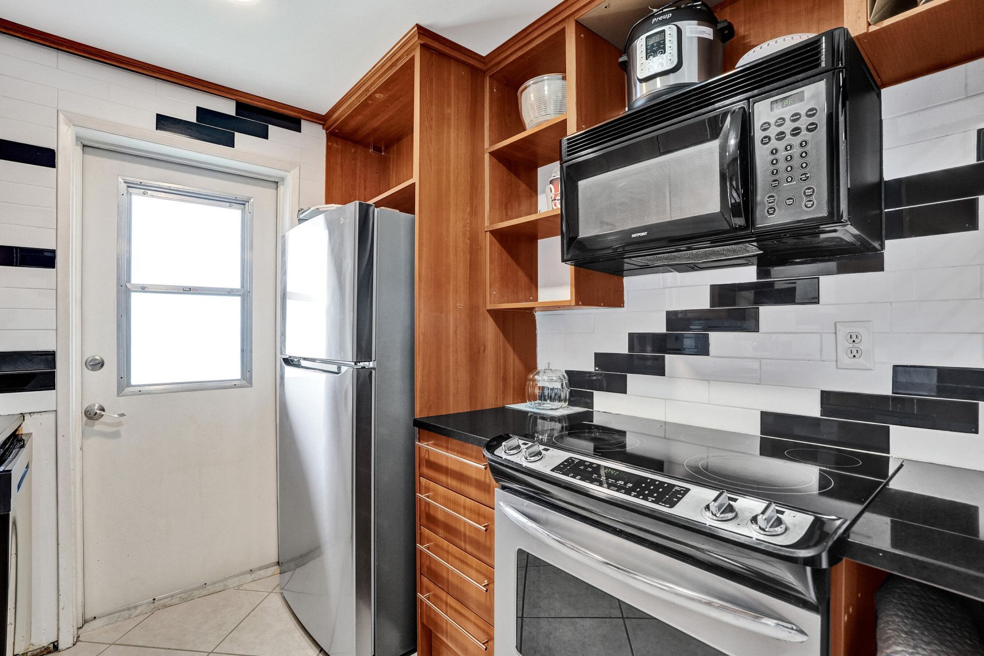 930 SE 9th Avenue, Unit 11, Pompano Beach, FL 33060 Photo