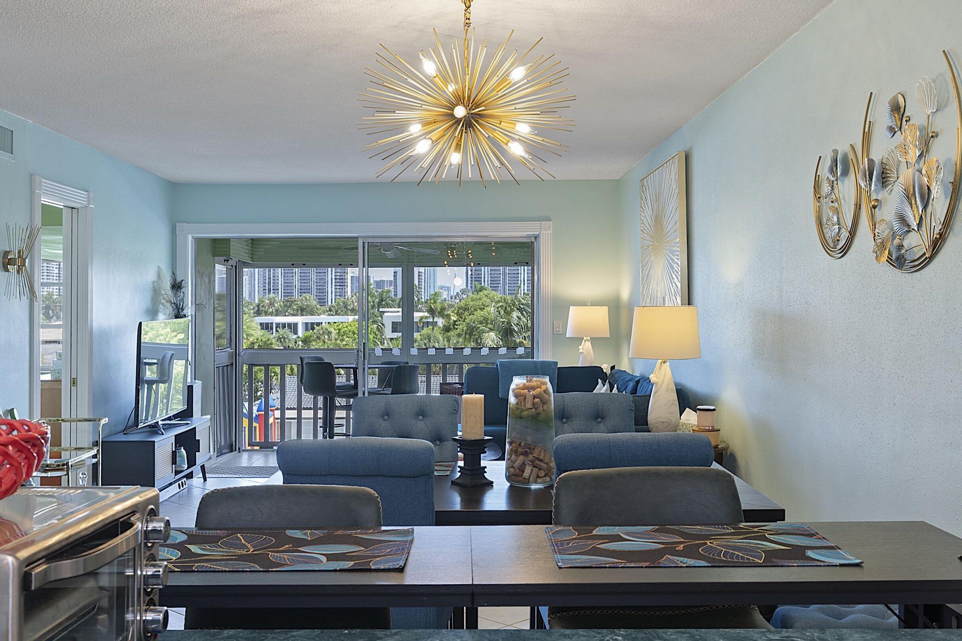 455 Paradise Isle Boulevard, Unit 404, Hallandale Beach, FL 33009 Photo