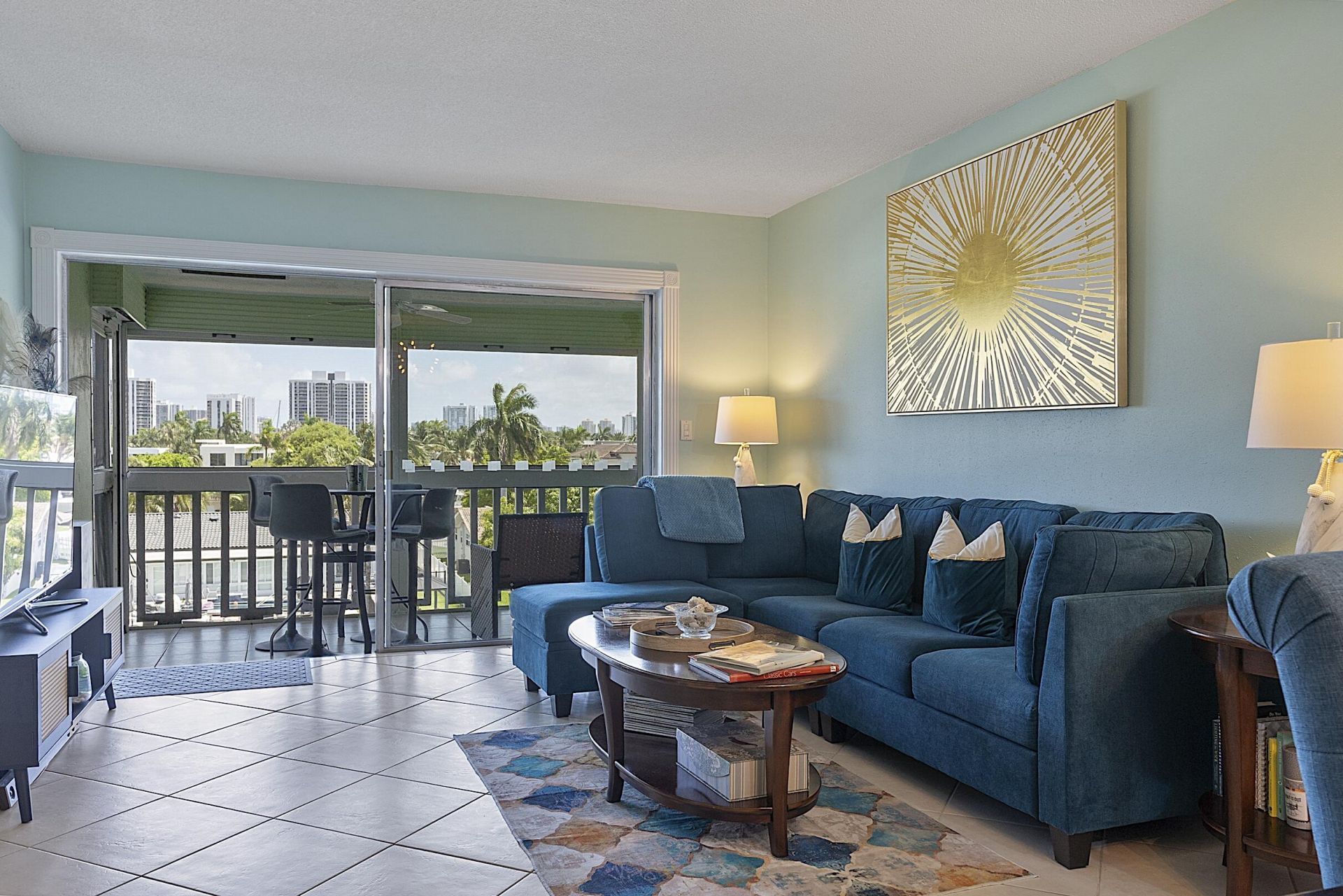 455 Paradise Isle Boulevard, Unit 404, Hallandale Beach, FL 33009 Photo