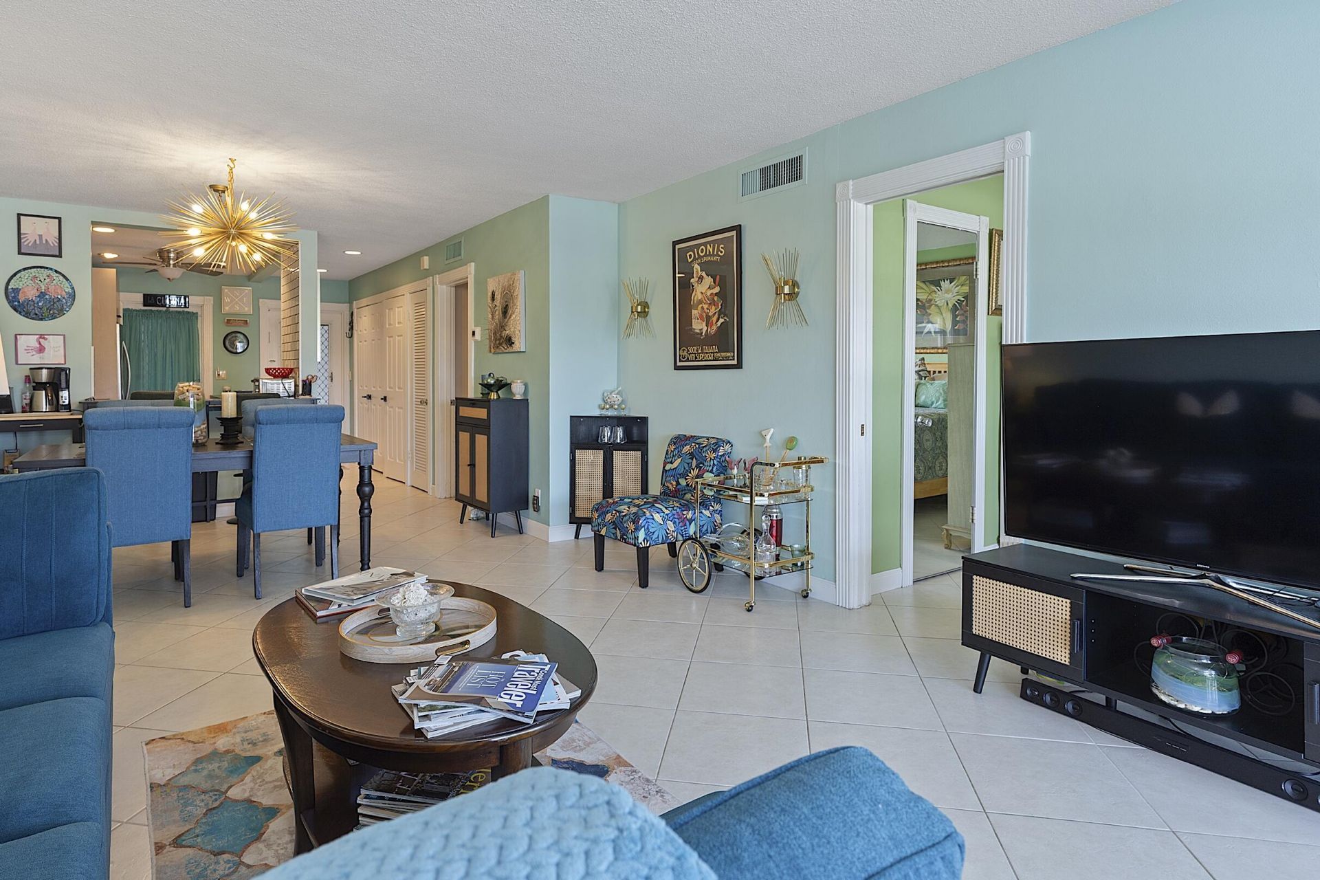 455 Paradise Isle Boulevard, Unit 404, Hallandale Beach, FL 33009 Photo