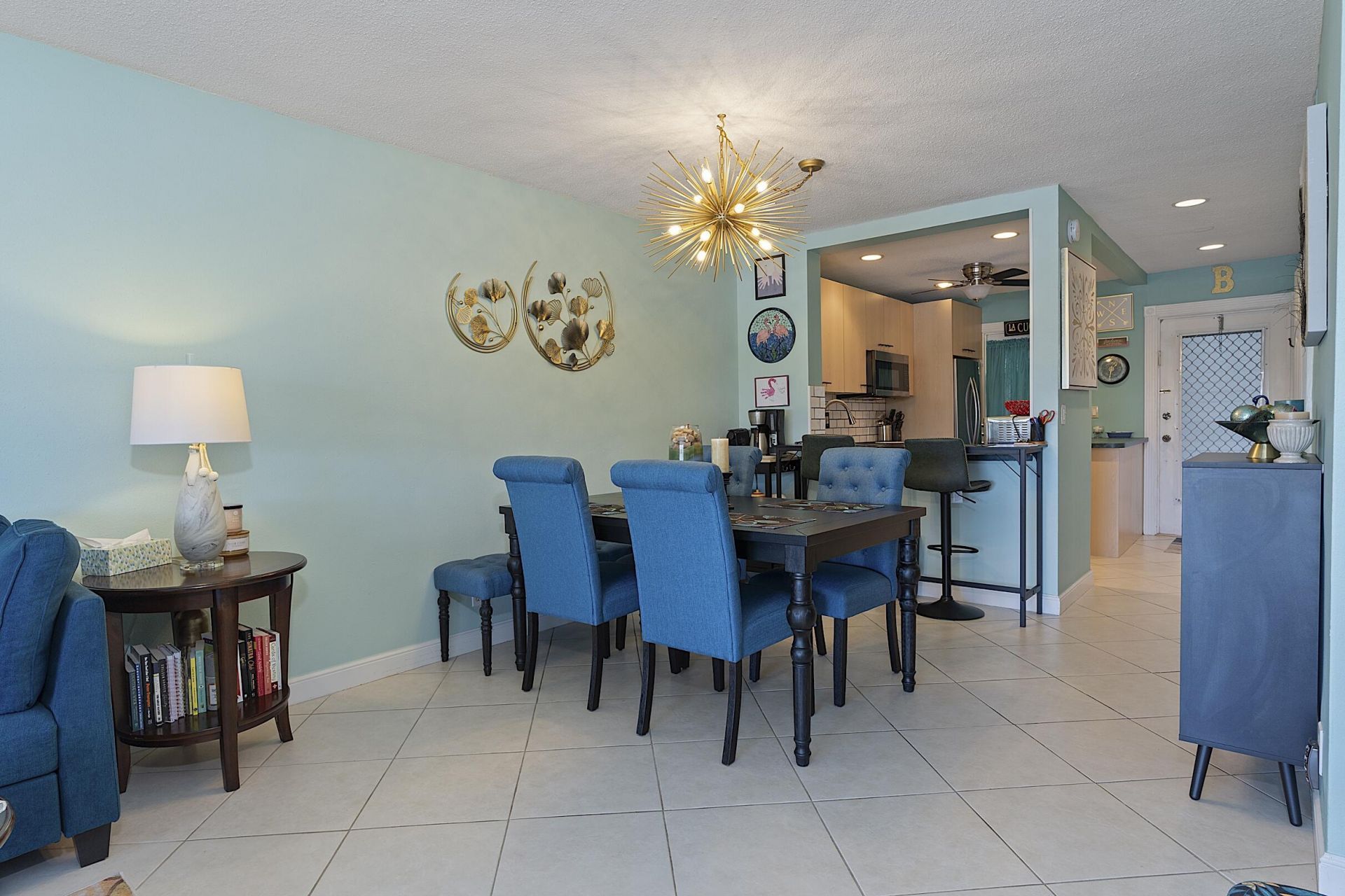 455 Paradise Isle Boulevard, Unit 404, Hallandale Beach, FL 33009 Photo