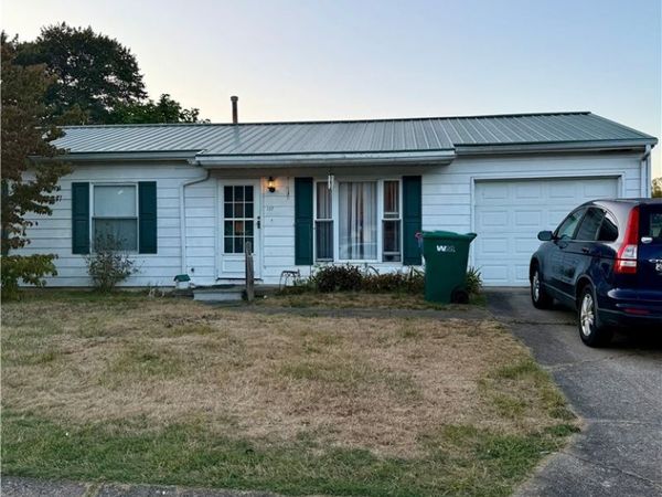 107 Dodd Street, Poca, WV 25159