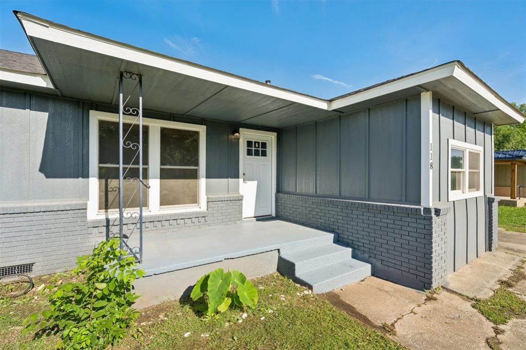 118 S Clark Street, Meeker, OK 74855 Main Photo