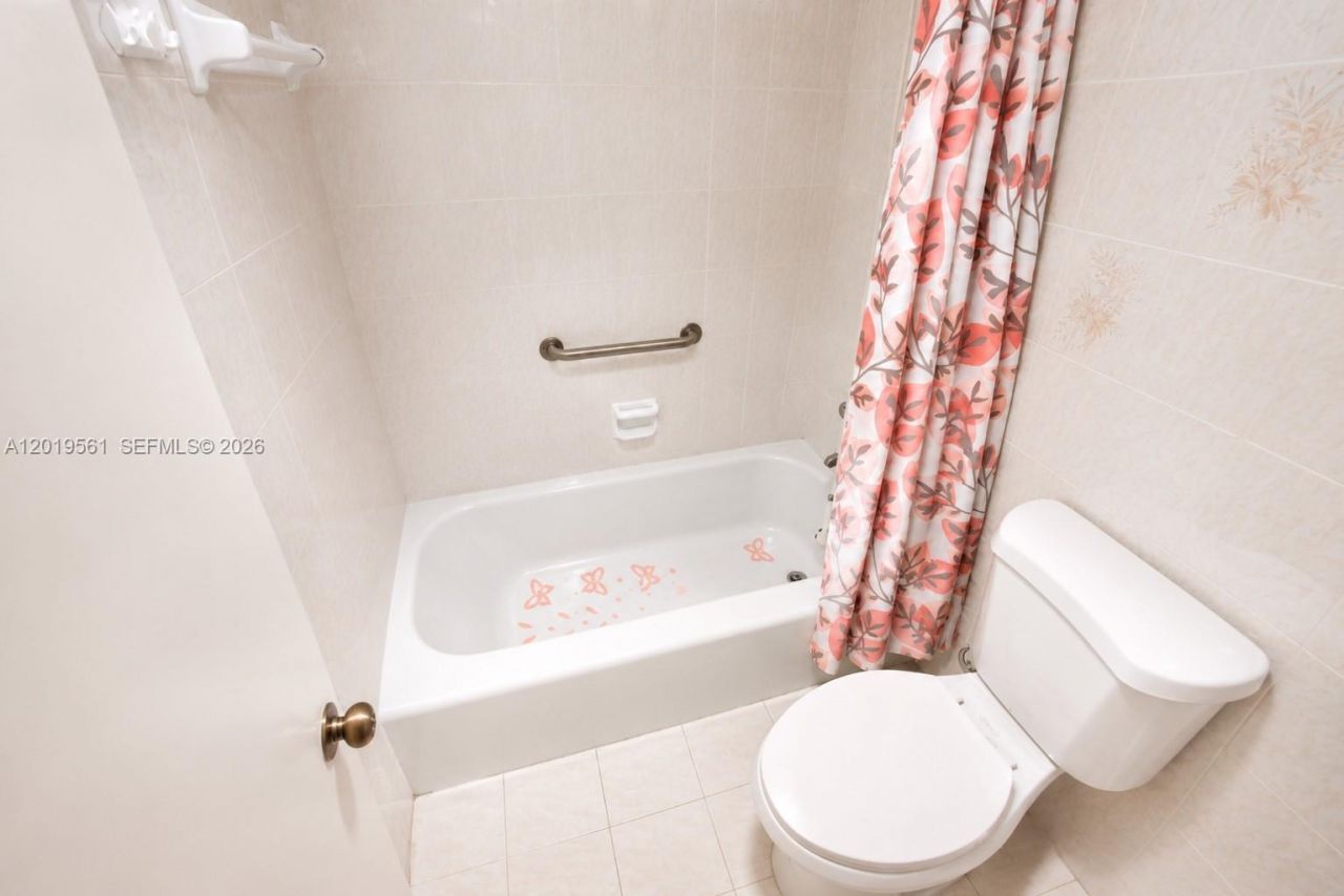 230 174th St , Unit 1916, Sunny Isles Beach, FL 33160 Photo