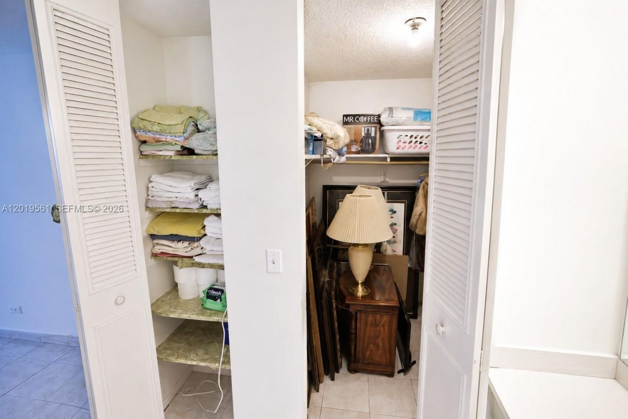 230 174th St , Unit 1916, Sunny Isles Beach, FL 33160 Photo