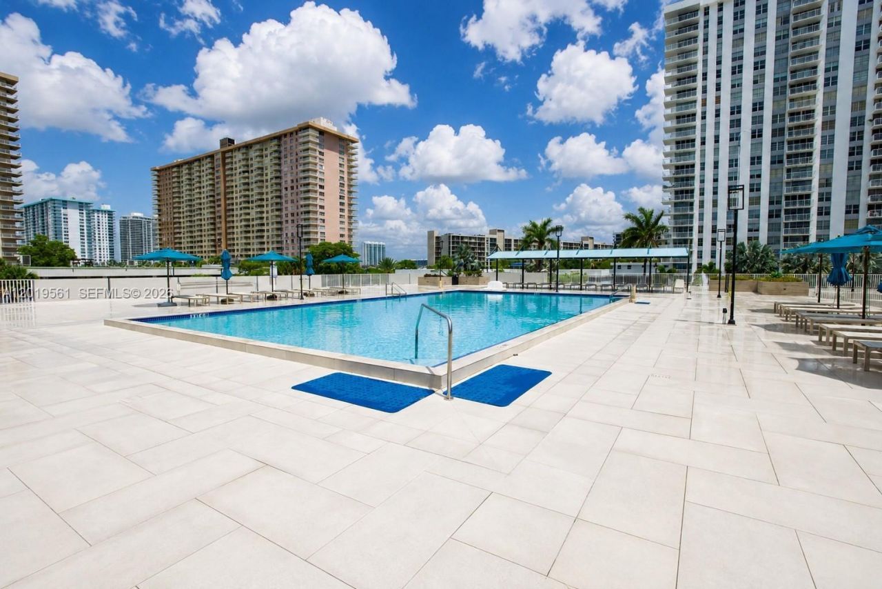 230 174th St , Unit 1916, Sunny Isles Beach, FL 33160 Photo