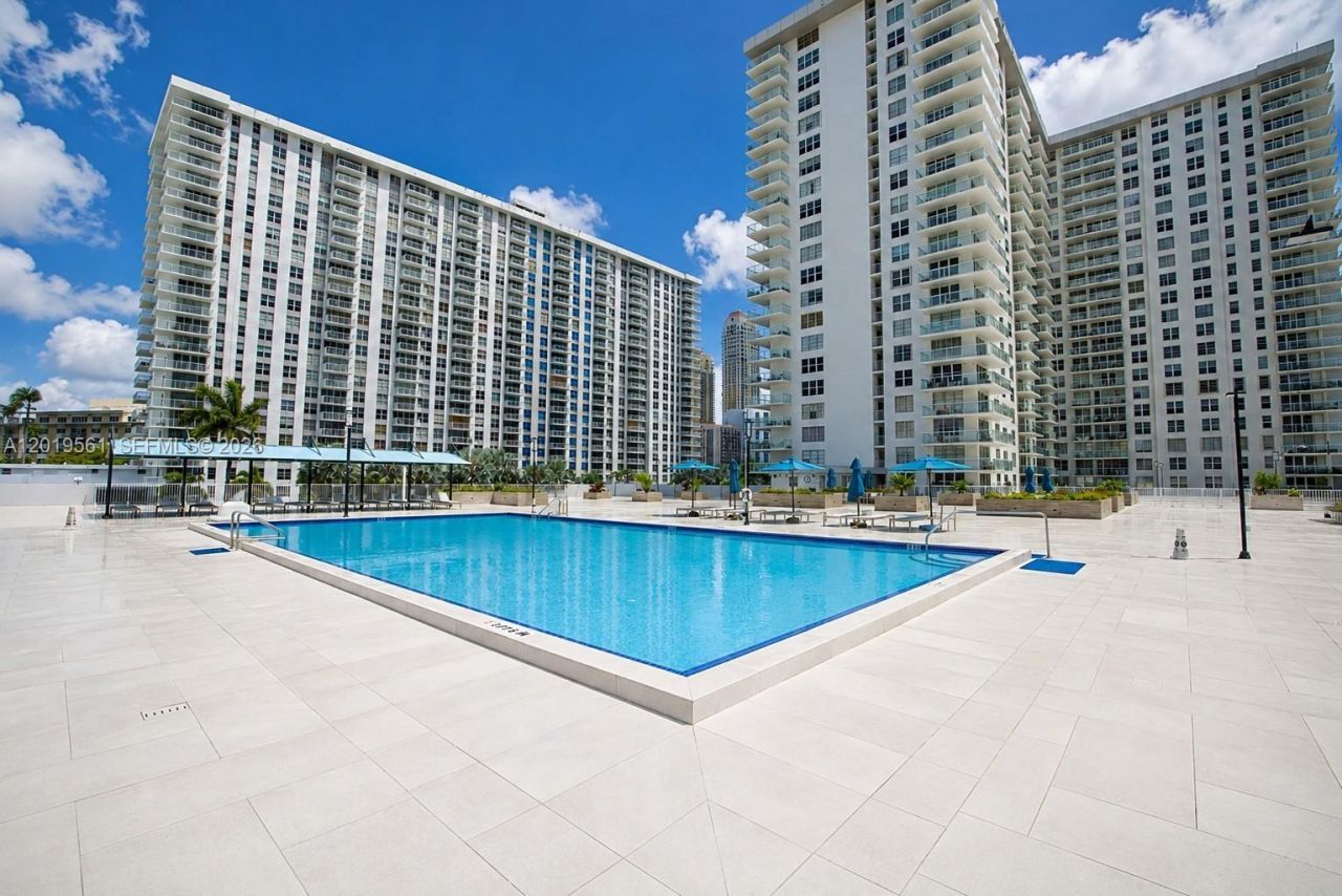 230 174th St , Unit 1916, Sunny Isles Beach, FL 33160 Photo