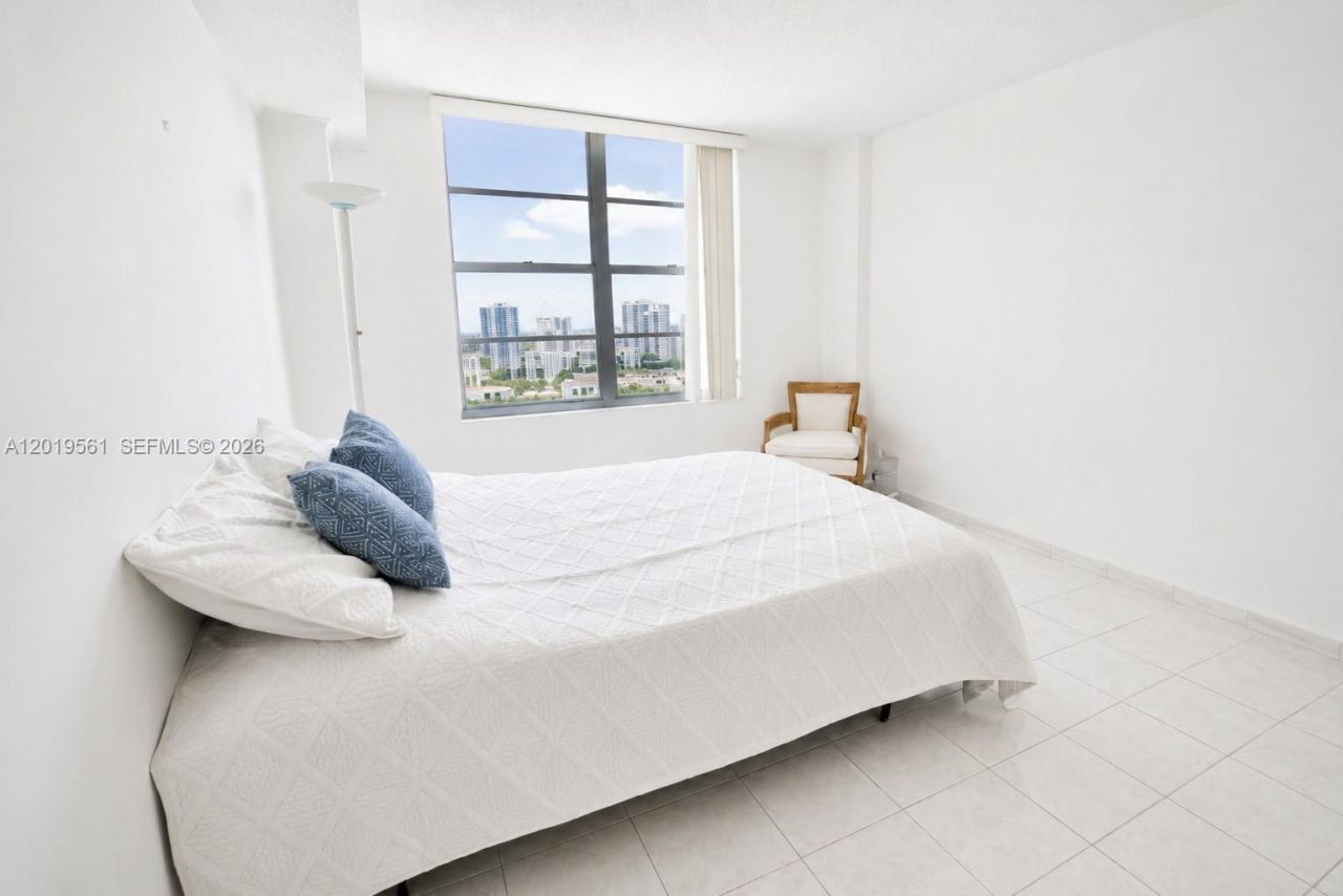 230 174th St , Unit 1916, Sunny Isles Beach, FL 33160 Photo