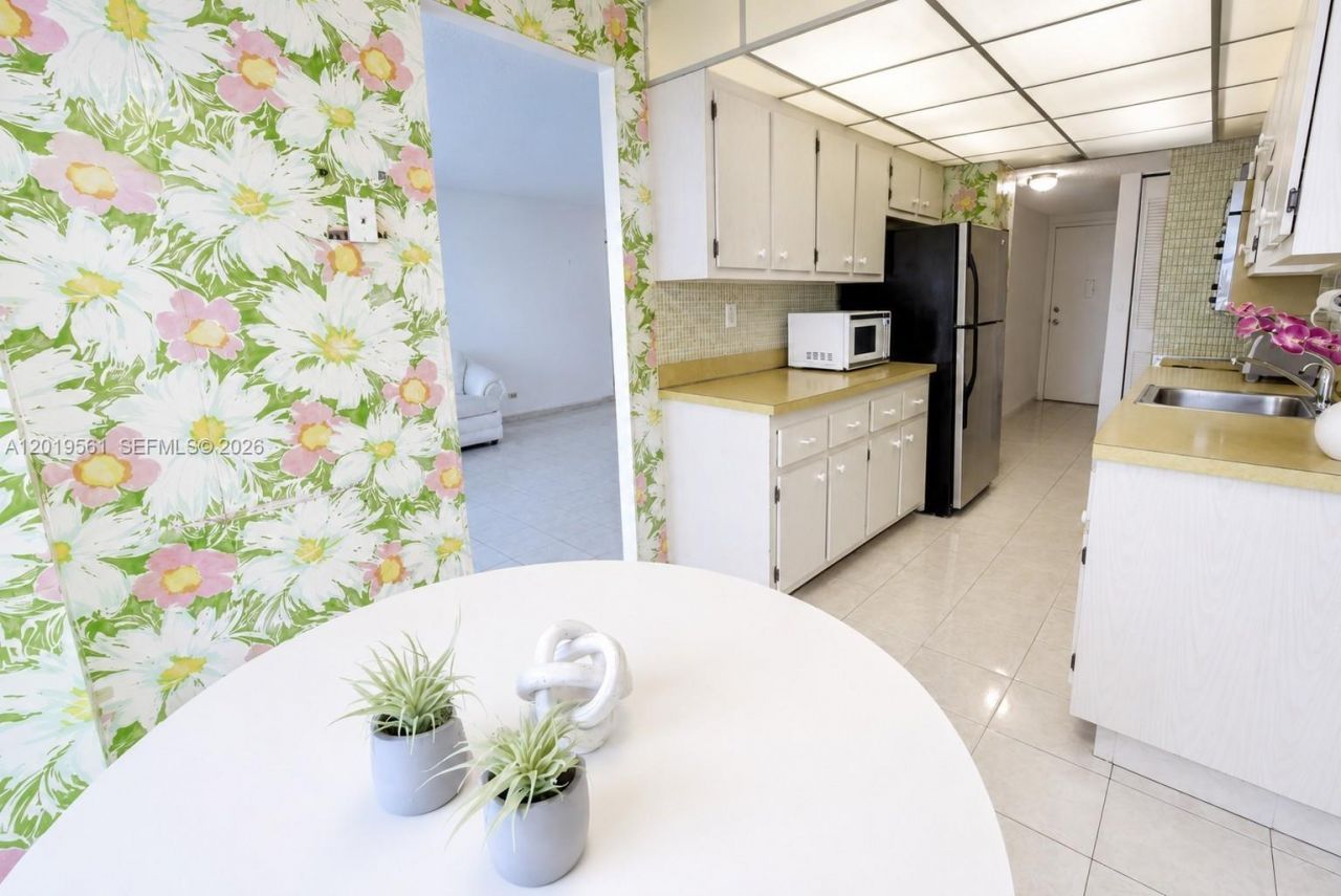 230 174th St , Unit 1916, Sunny Isles Beach, FL 33160 Photo