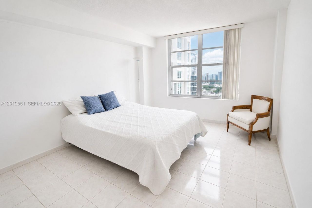 230 174th St , Unit 1916, Sunny Isles Beach, FL 33160 Photo