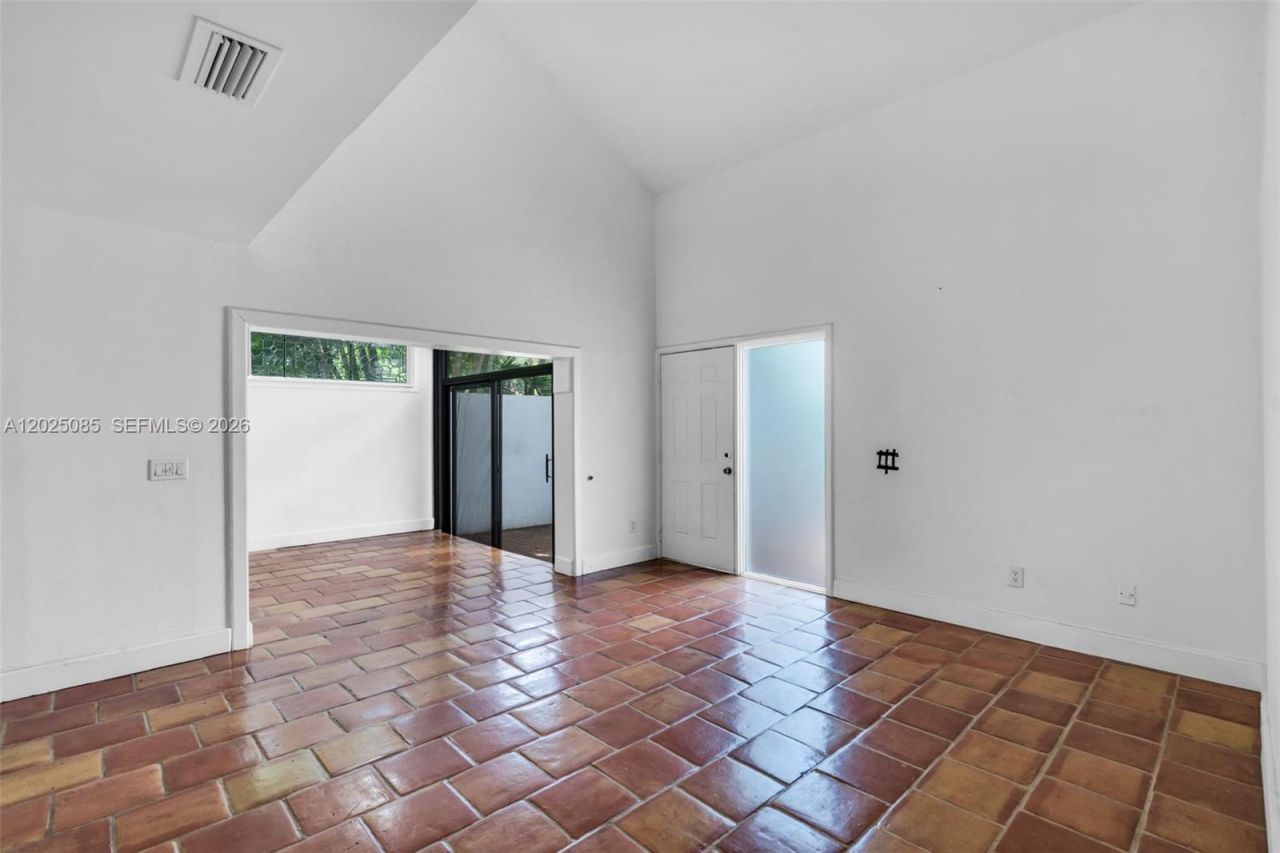 20908 Leeward Ct , Unit 231-3, Aventura, FL 33180 Photo