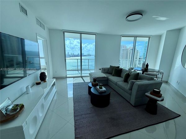300 S Biscayne Blvd, Unit 1810, Miami, FL 33131