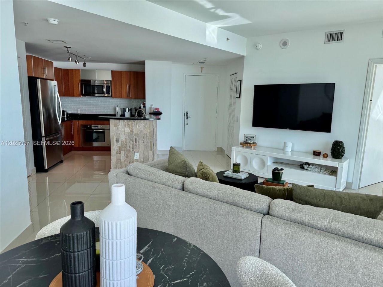 300 S Biscayne Blvd, Unit 1810, Miami, FL 33131 Photo