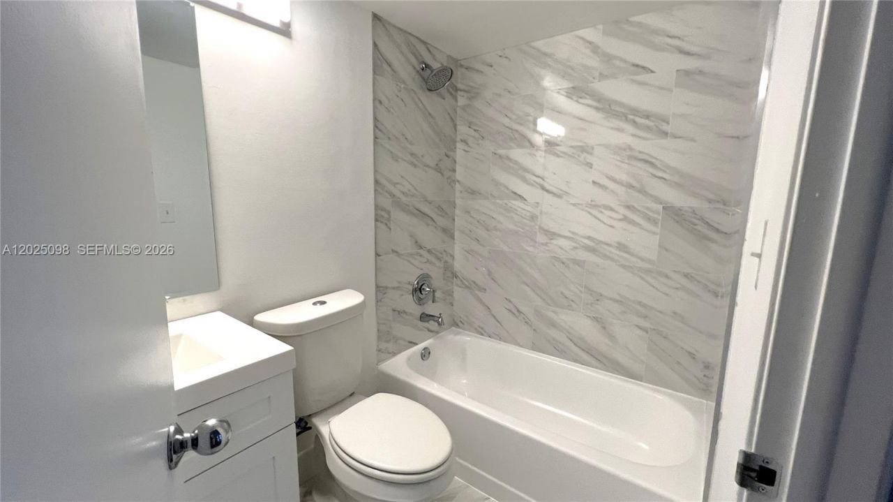 3300 NE 192nd St , Unit 418, Aventura, FL 33180 Photo