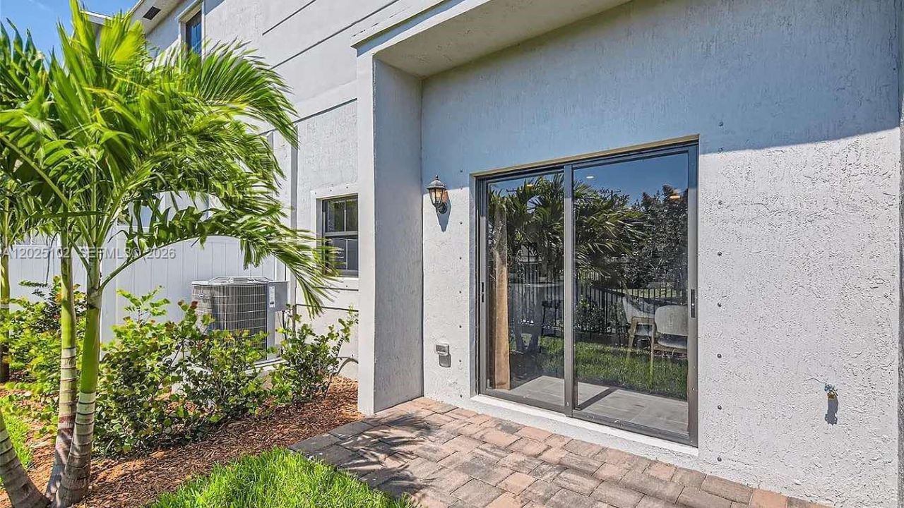 876 NW 3rd Way , Pompano Beach, FL 33060 Photo