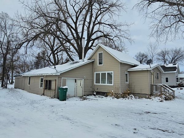 705 Neill Street , Buxton, ND 58218
