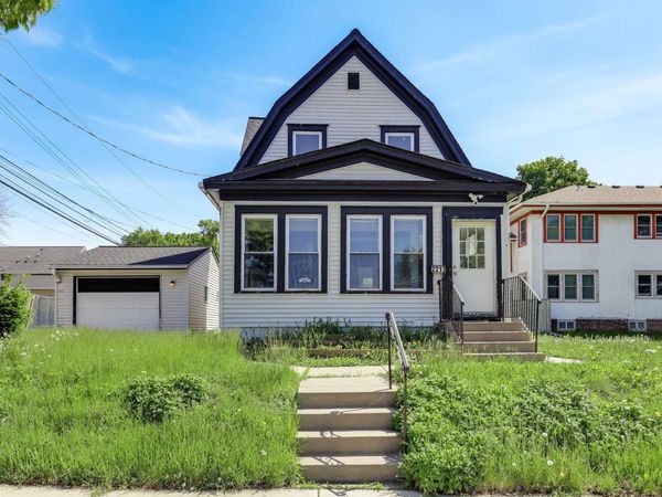 2213 Oak Park Avenue N, Minneapolis, MN 55411