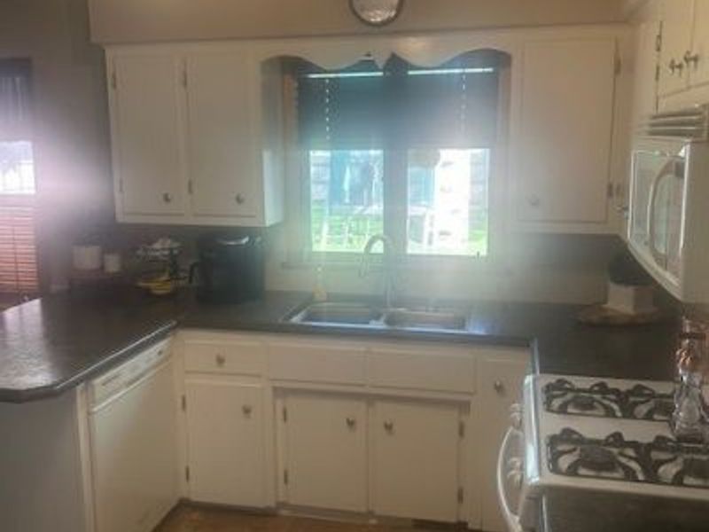 1566 Arthur Drive NW, Warren, OH 44485 Photo 3