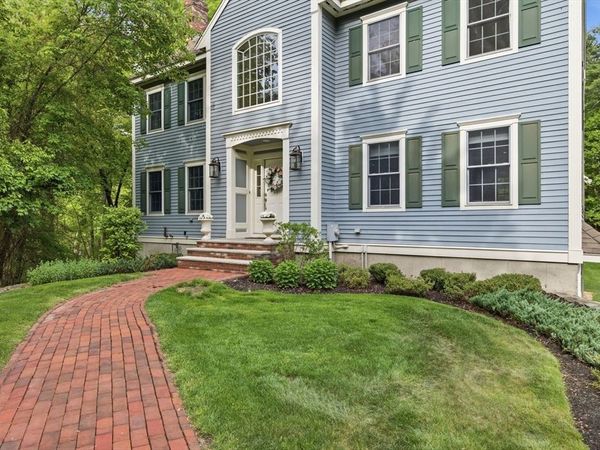 2 Stonecleave Rd, North Reading, MA 01864
