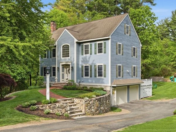 2 Stonecleave Rd, North Reading, MA 01864