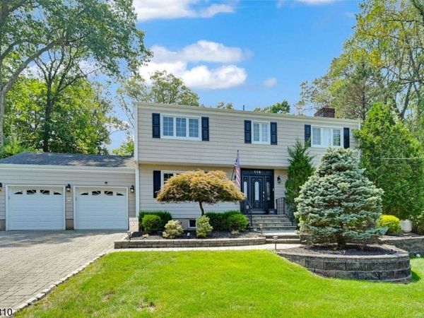 118 Manito Ave, Oakland, NJ 07436