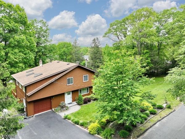 64 Larchmont Dr, West Milford, NJ 07421