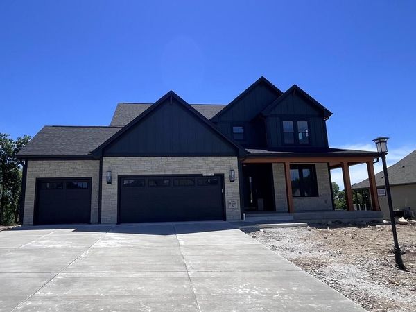 N66W21485 Sagebrush DRIVE, Menomonee Falls, WI 53051