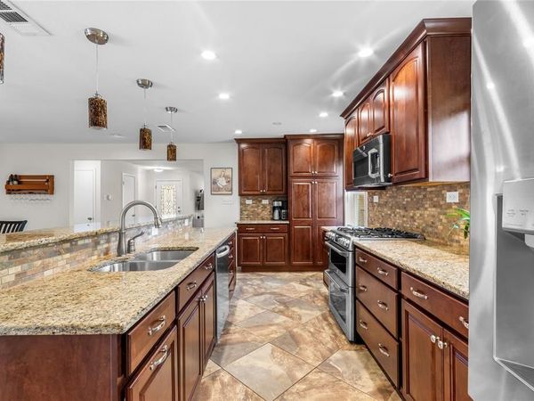 2530 Springhill Drive , Dallas, TX 75228