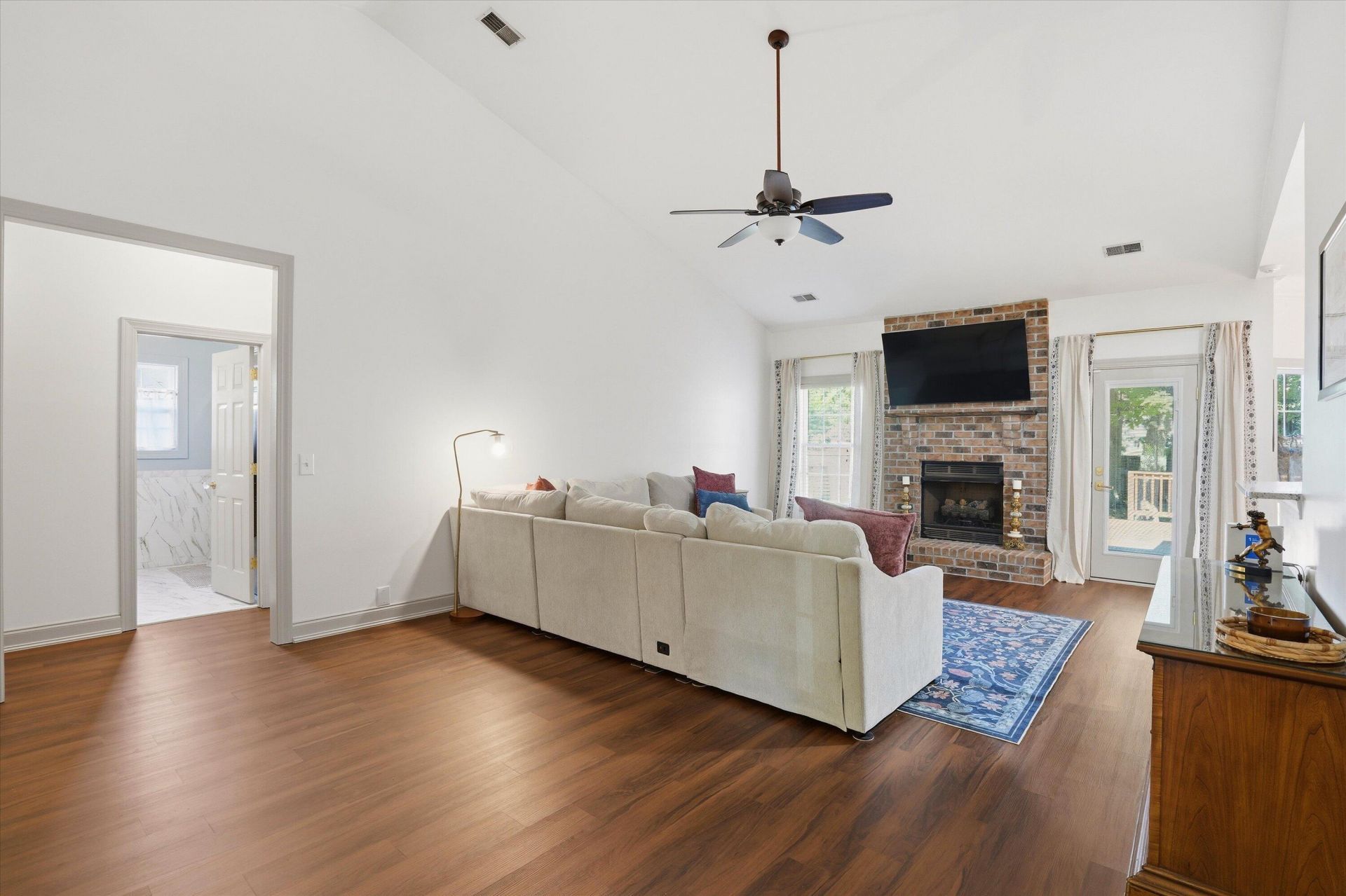 4915 Boundview Court Photo 11