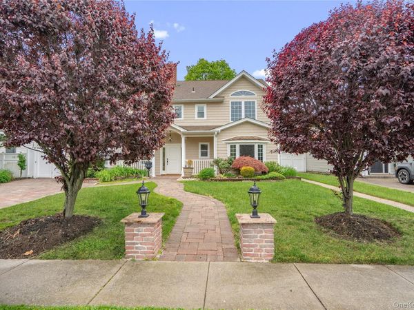 244 Water Lane S, Wantagh, NY 11793