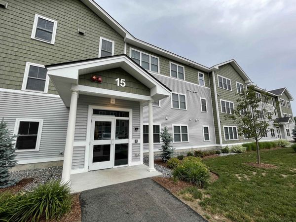 15 East Ridge Drive, Unit 105, Milford, NH 03055
