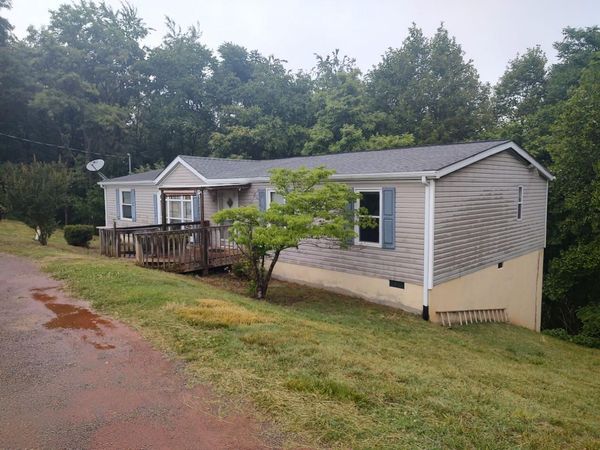 2470 Hales Ford RD, Moneta, VA 24121