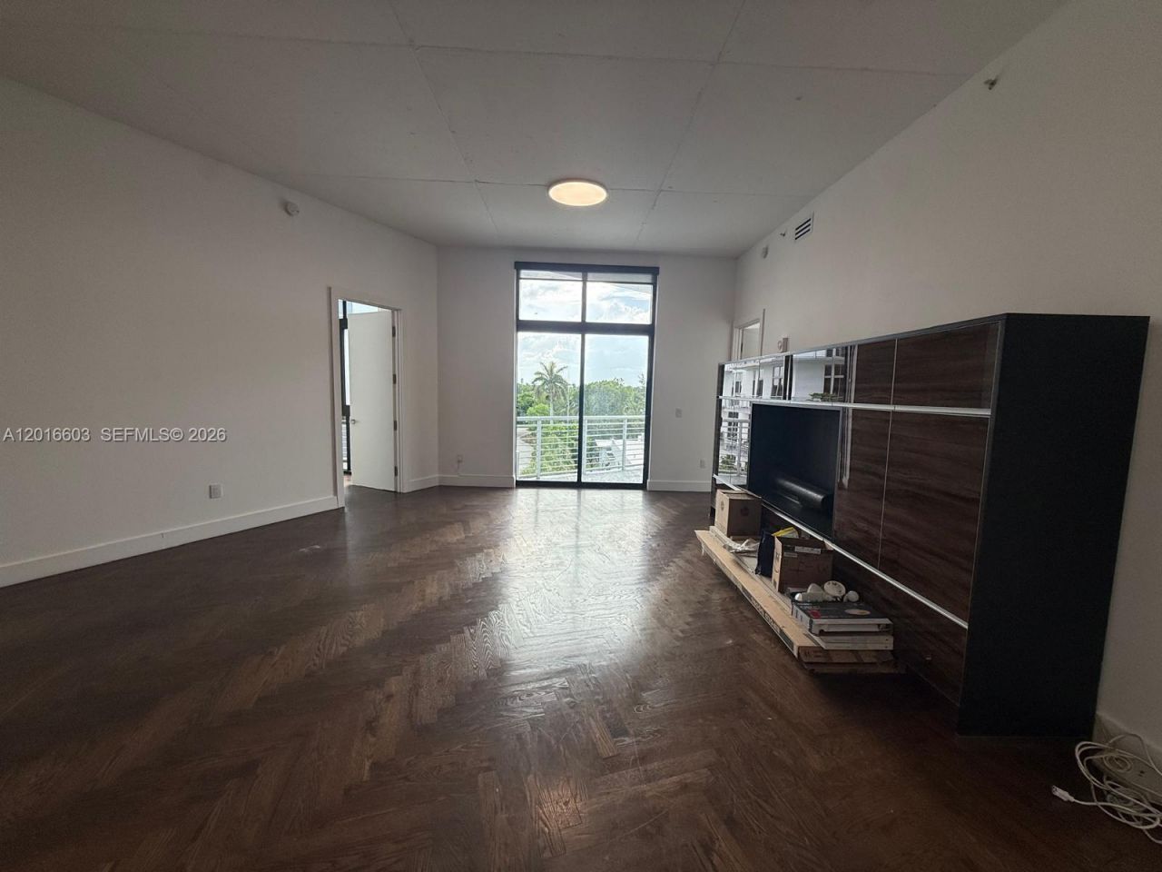 2001 Meridian Ave , Unit 523, Miami Beach, FL 33139 Photo