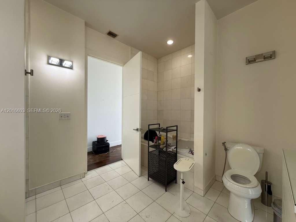 2001 Meridian Ave , Unit 523, Miami Beach, FL 33139 Photo
