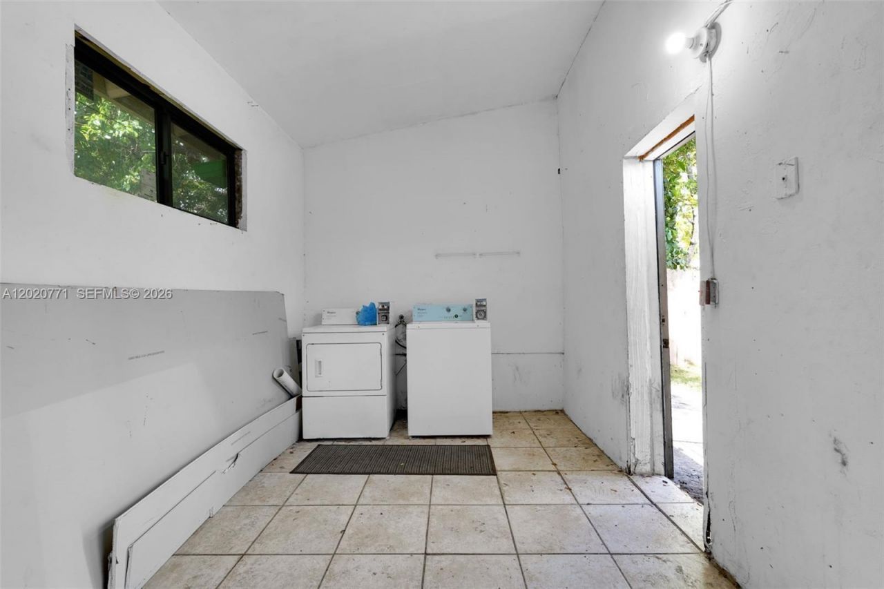 1918 NW 19th Ave, Miami, FL 33125 Photo