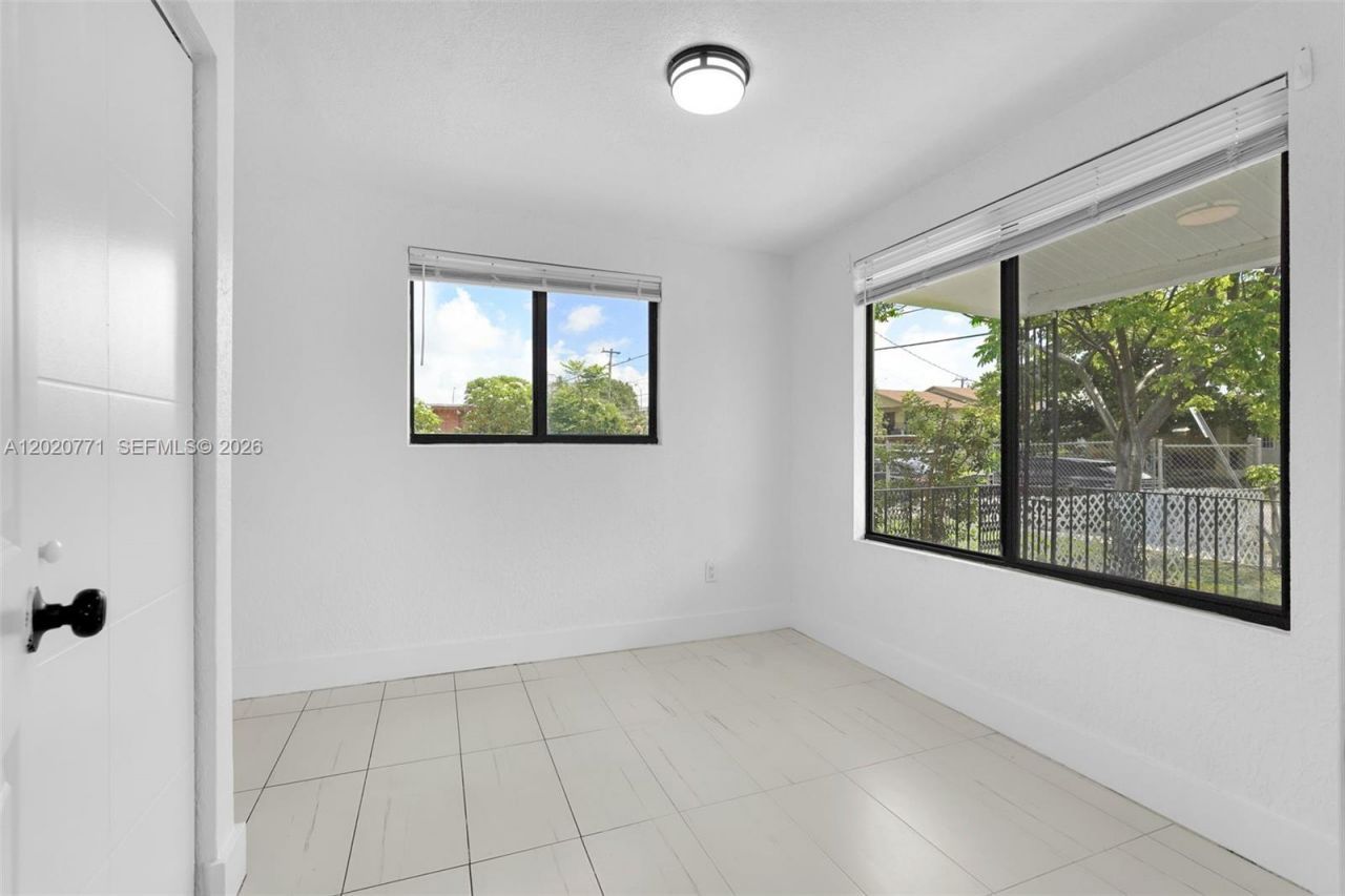 1918 NW 19th Ave, Miami, FL 33125 Photo