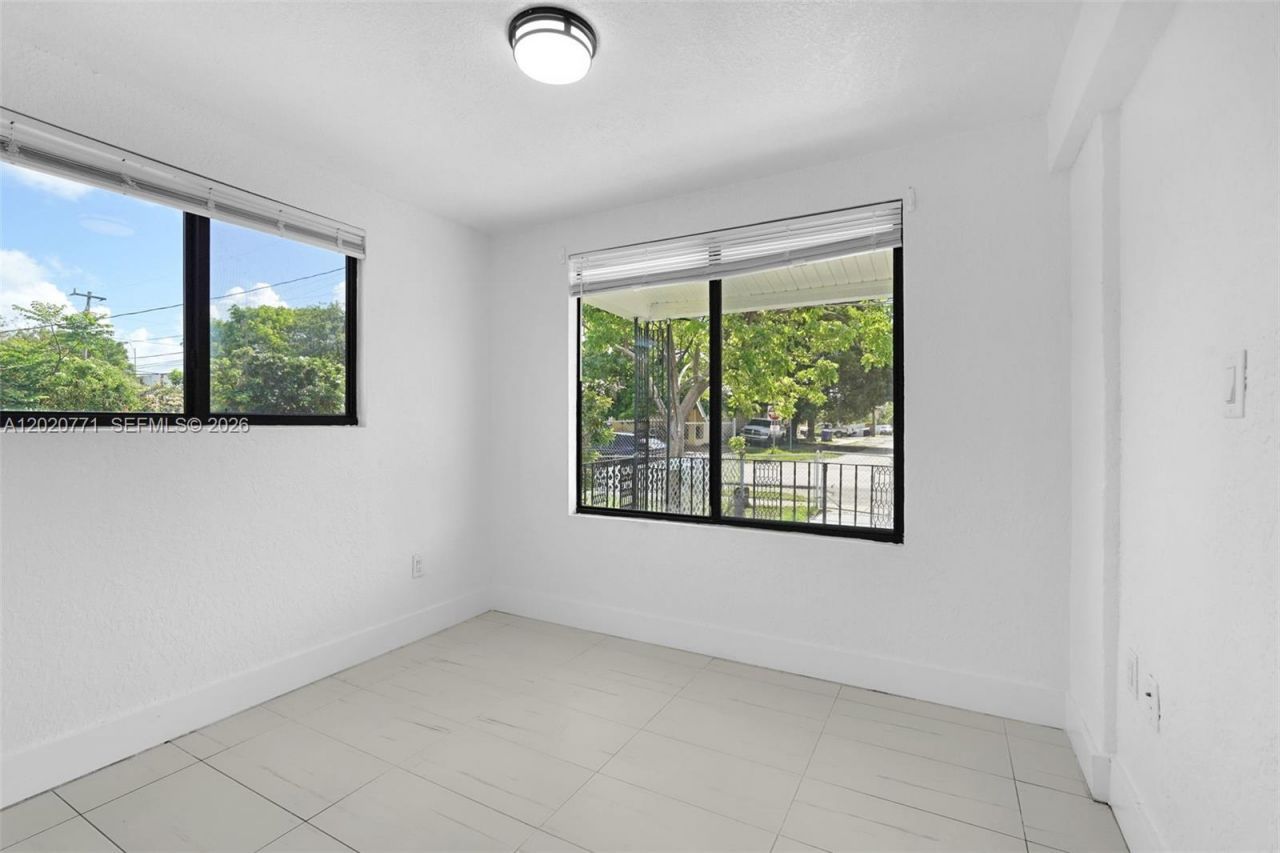 1918 NW 19th Ave, Miami, FL 33125 Photo