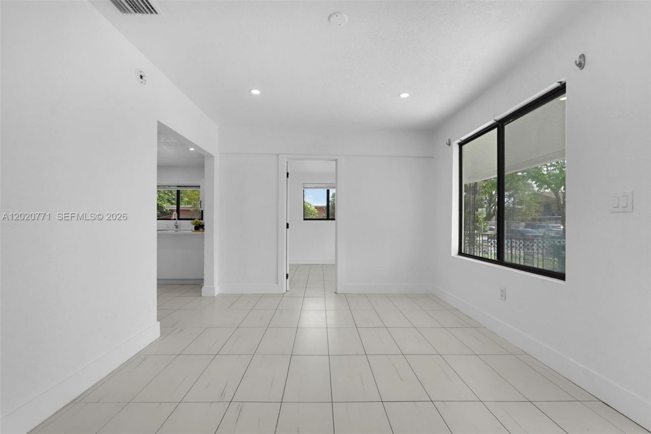 1918 NW 19th Ave, Miami, FL 33125 Photo
