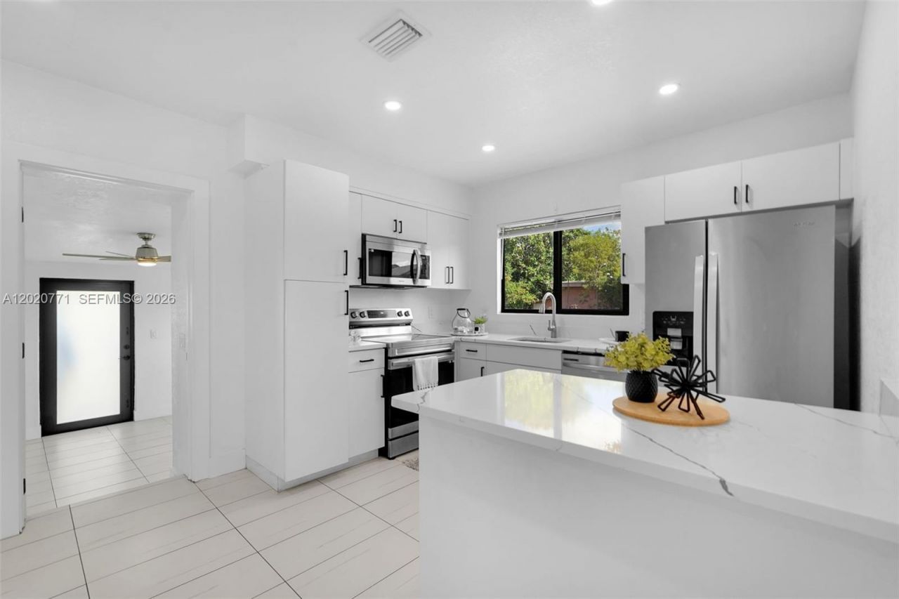 1918 NW 19th Ave, Miami, FL 33125 Photo