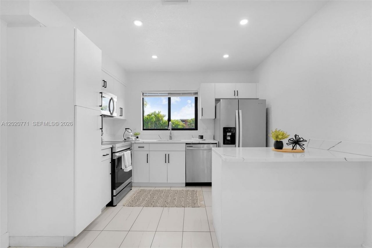 1918 NW 19th Ave, Miami, FL 33125 Photo
