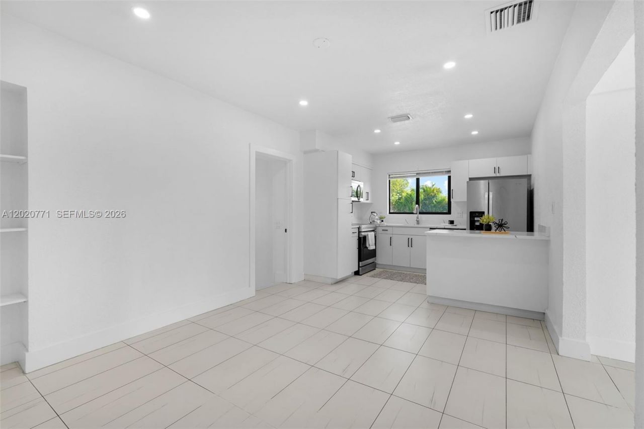1918 NW 19th Ave, Miami, FL 33125 Photo